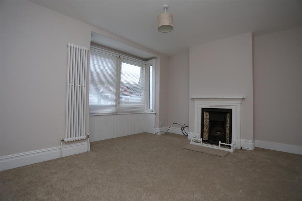 36 Shelley Road Bed 1.JPG