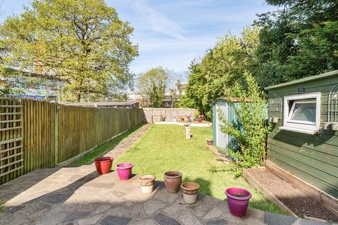 39 Walnuts Road, Orpington, BR6 0RG