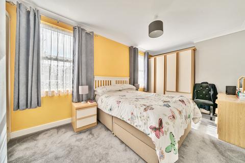39 Walnuts Road, Orpington, BR6 0RG