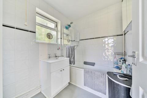 39 Walnuts Road, Orpington, BR6 0RG