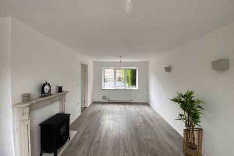 3 bedroom terraced house to rent, Tynycae Road, Llansamlet, Swansea, City And County of Swansea.
