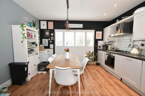 4 bedroom end of terrace house for sale, Frankton Way, Gosport