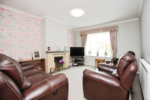 2 bedroom flat for sale, Fern Close, Thurnby, LE7