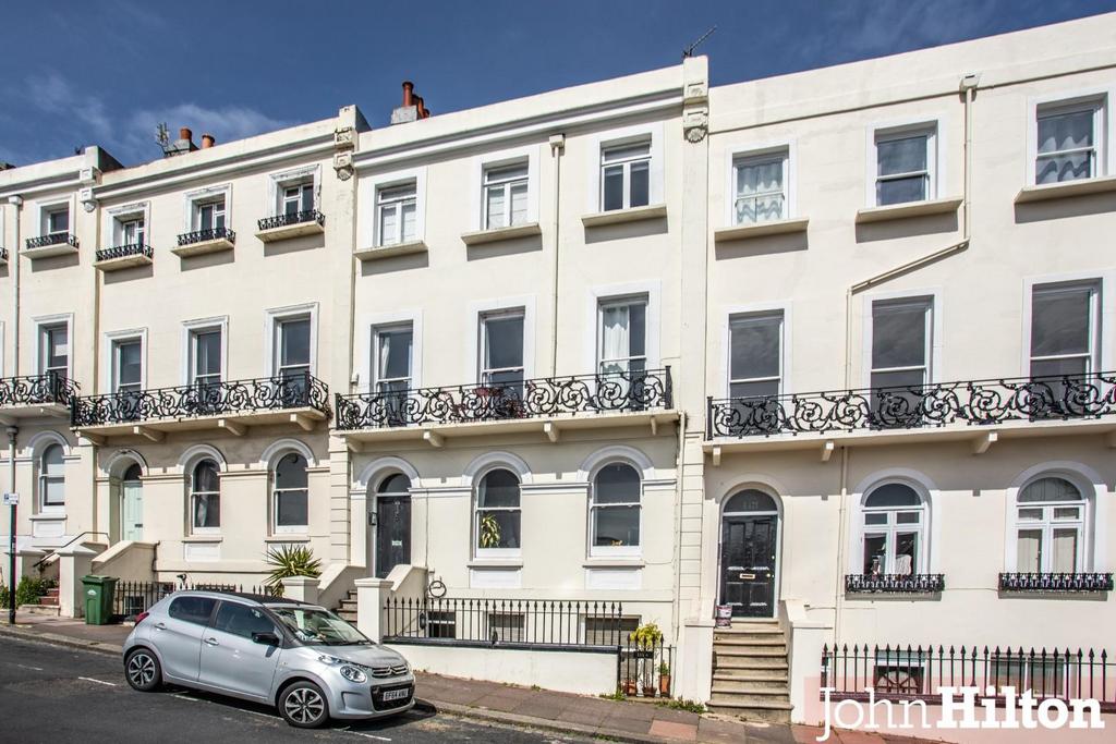Roundhill Crescent-3.jpg