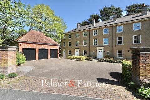 4 bedroom terraced house for sale