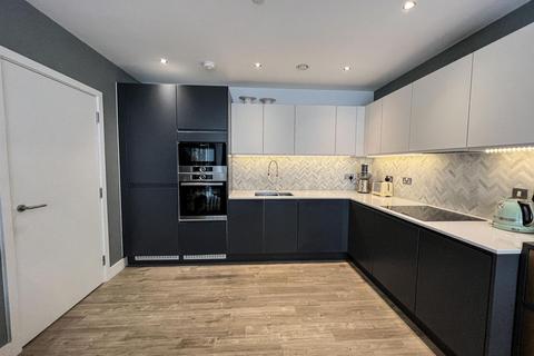 2 bedroom property to rent, Sunset Avenue, London, E4