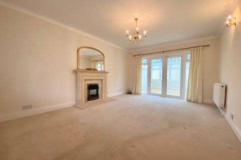 4 bedroom house to rent, St Stephens Close