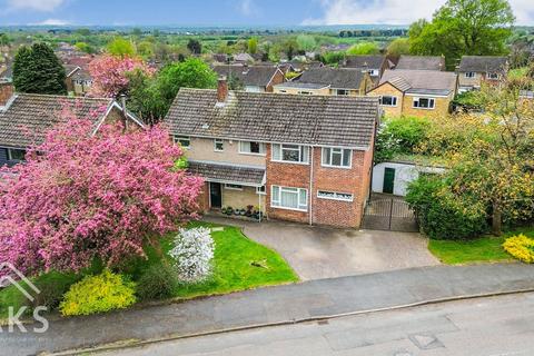 4 bedroom detached house for sale, Oaklands Road, Derby DE65