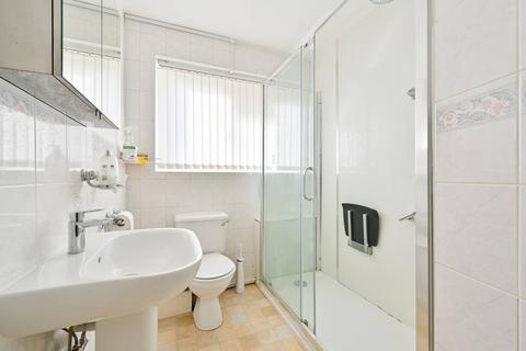 2 bedroom flat for sale, Woodville Court, Watford, WD17