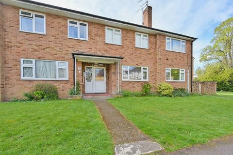 2 bedroom flat for sale, Woodville Court, Watford, WD17
