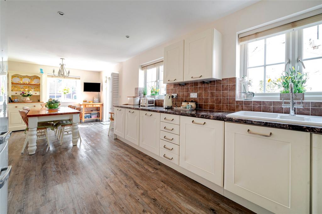 Kitchen/Dining