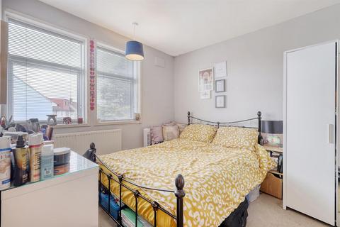 1 Arrowsmith Path, Chigwell, IG7 4PW