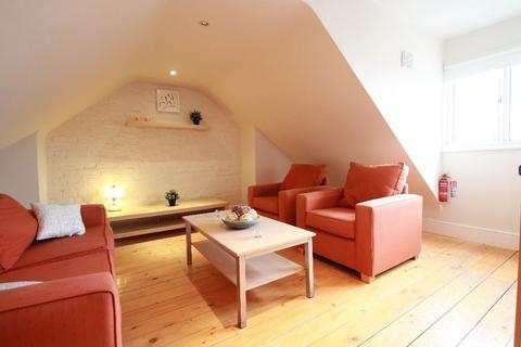 6, Hale Lane, Mill Hill, NW7