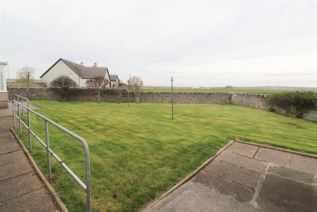 REAR GARDEN.jpg
