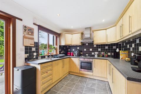 67 Elm Street, Errol, Perth, PH2 7SQ