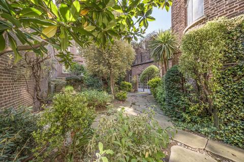 2 bedroom flat for sale, Upper Grosvenor Street, London W1K