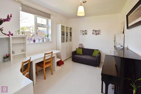 4 bedroom semi-detached house for sale, Stokoe Avenue, Altrincham, Greater Manchester, WA14