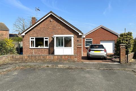 2 bedroom detached bungalow for sale, Pinfold Close, Collingham, Newark