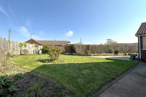 2 bedroom detached bungalow for sale, Pinfold Close, Collingham, Newark