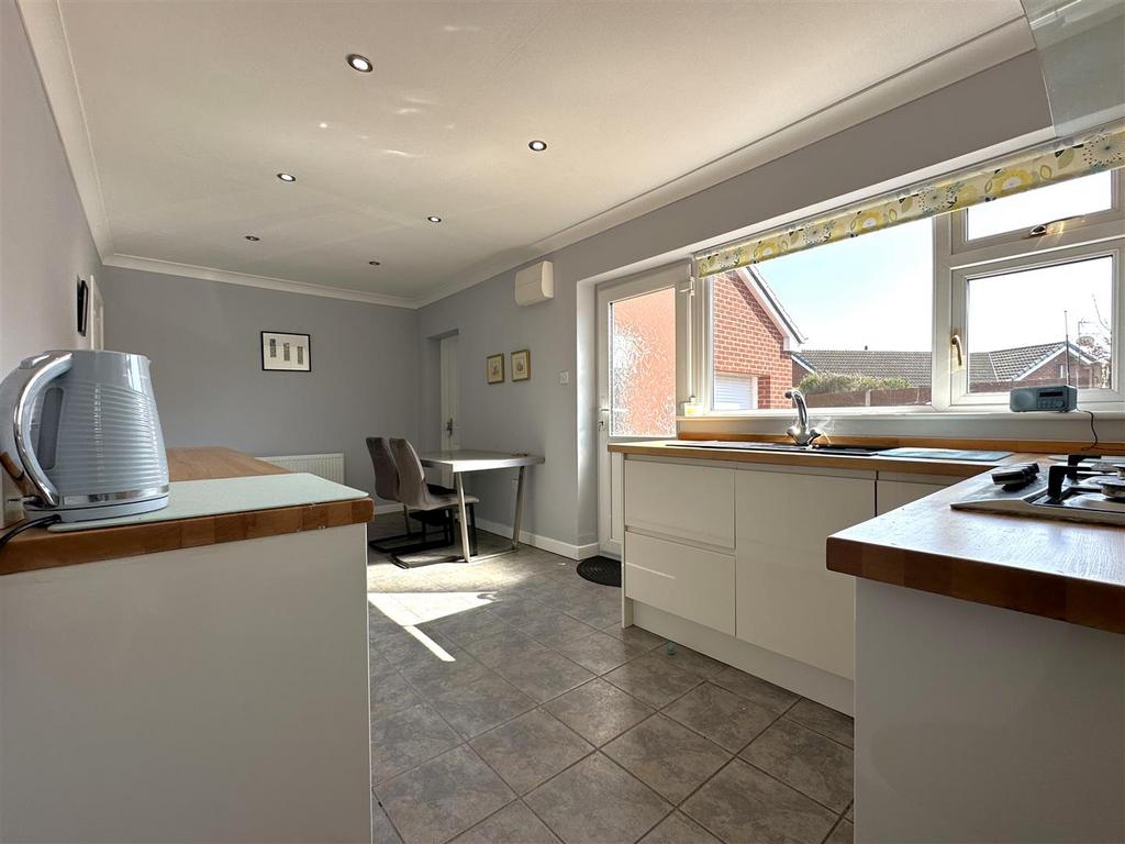 Open-Plan Dining Kitchen 461