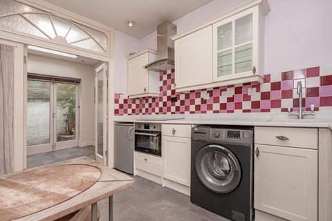 2 bedroom flat to rent, Peterborough Villas, London SW6