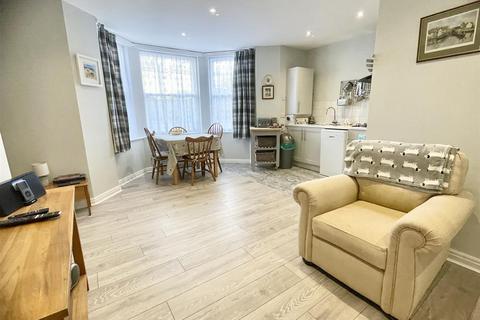 2 bedroom property for sale, St. Martins Avenue, Scarborough, YO11