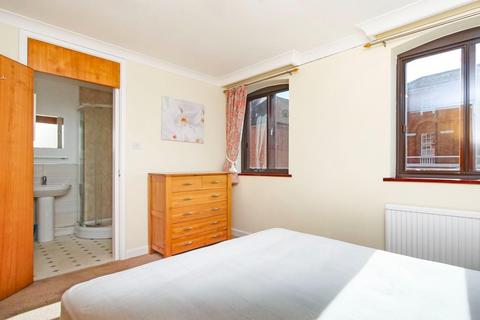 1, St Georges House, 23 Castlegate, York, YO1 9RN