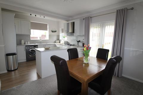 24 Arnside Avenue, Riddlesden, Keighley, BD20 5AD