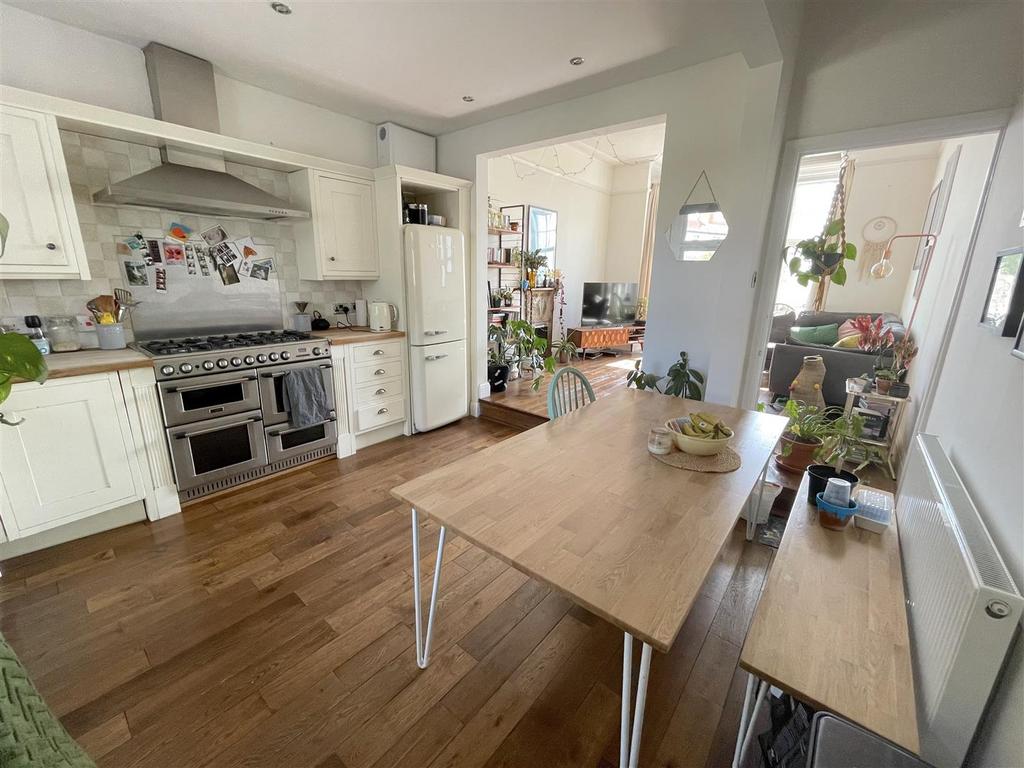 Temp Image Uh Pq3 N.jpg