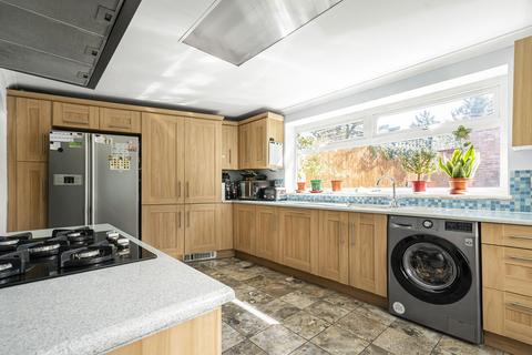 3 Elm Grove, Kidlington, OX5 1DR