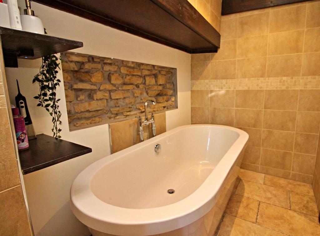 Free standing Bath Detail