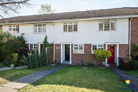 21 Shelton Close, Guildford, GU2 9YW