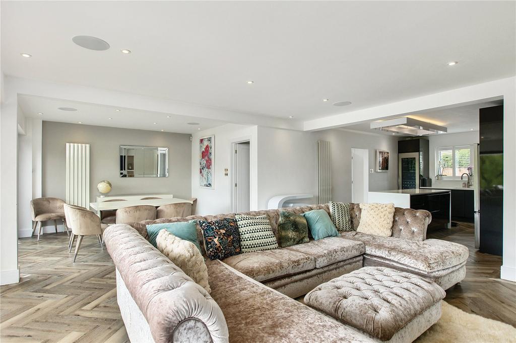 Sitting/Dining Room