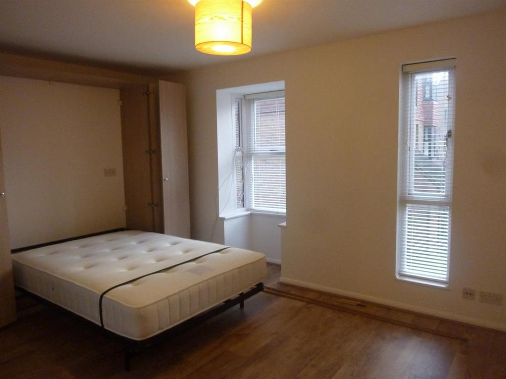 Living Area/Bedroom