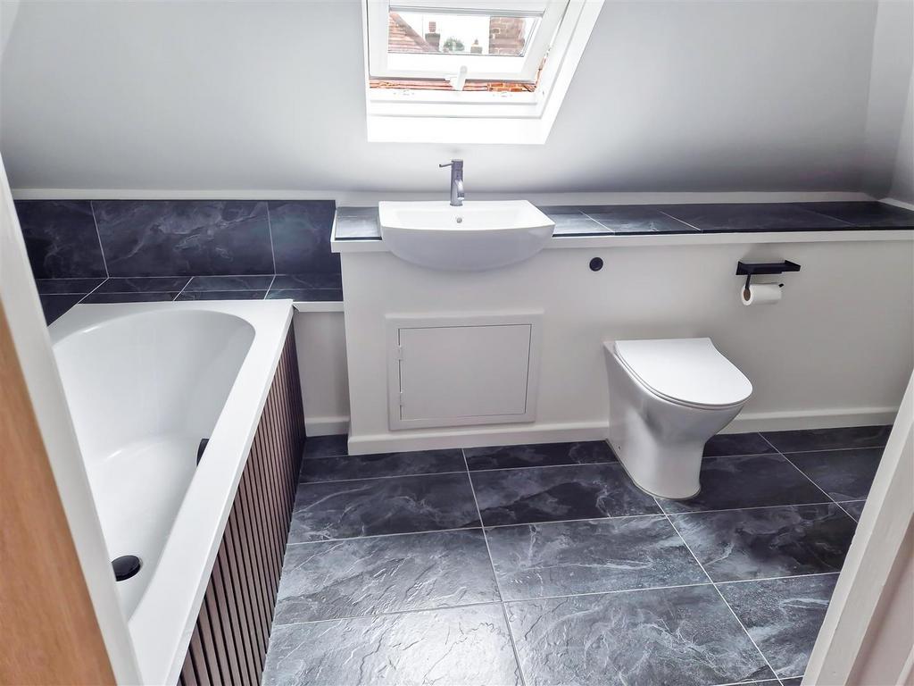 En Suite Bathroom