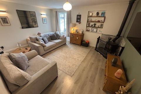 10 Pwllswyddog, Tregaron, SY25 6JG