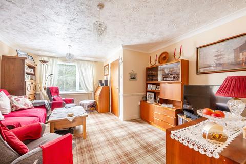 15 Charter Way, Lowestoft, NR33 8UT