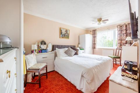 15 Charter Way, Lowestoft, NR33 8UT