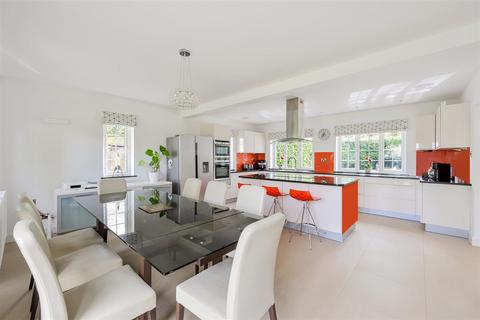 10 The Drive, Banstead, SM7 1DB