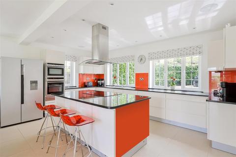 10 The Drive, Banstead, SM7 1DB