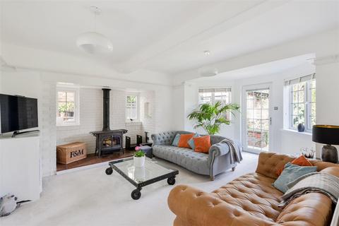 10 The Drive, Banstead, SM7 1DB