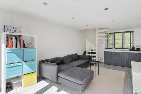 10 The Drive, Banstead, SM7 1DB