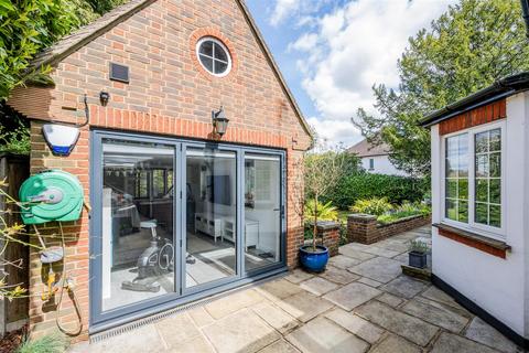 10 The Drive, Banstead, SM7 1DB