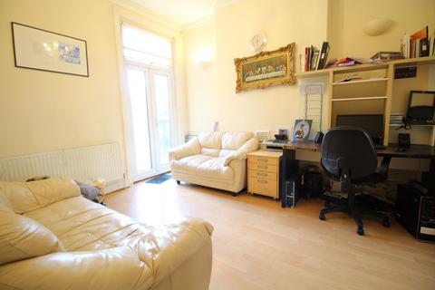 undefined, Bensham Manor Road, Thornton Heath, CR7