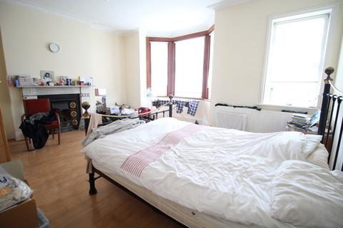 undefined, Bensham Manor Road, Thornton Heath, CR7
