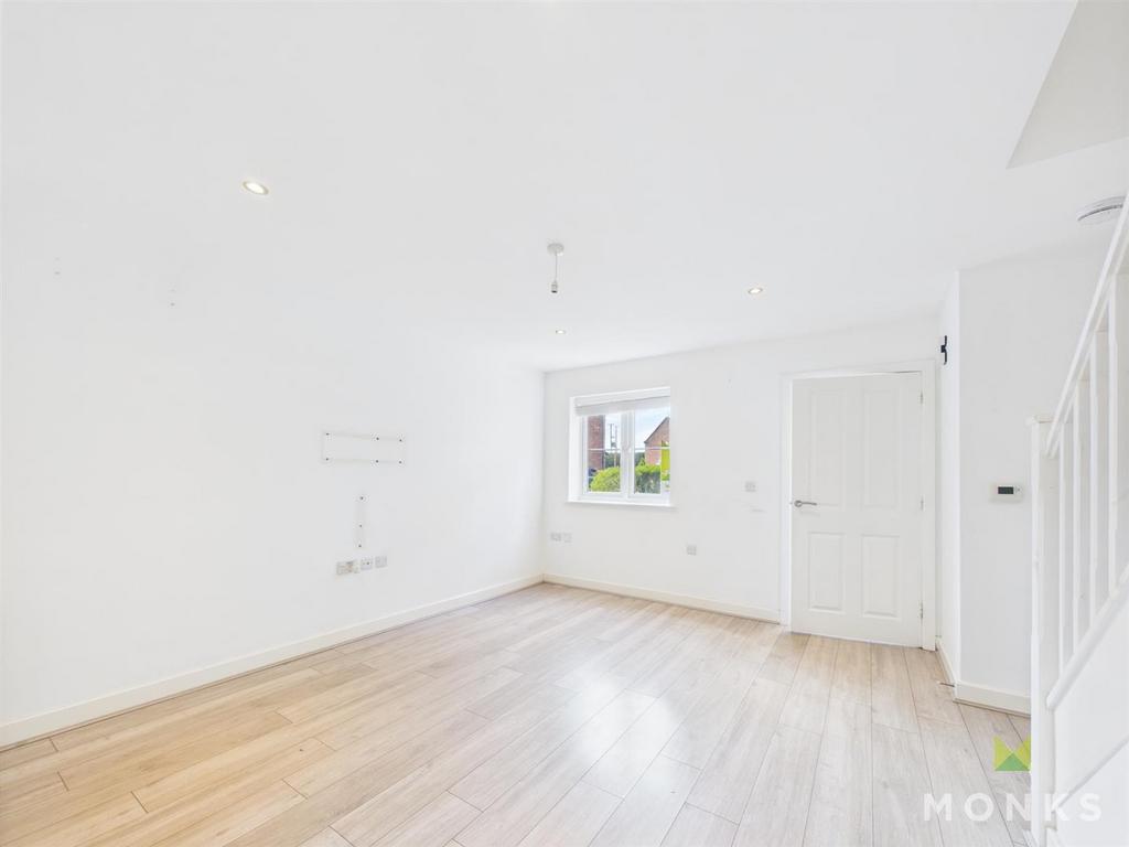 CAM01348 G0-PR0727-STILL002.jpg