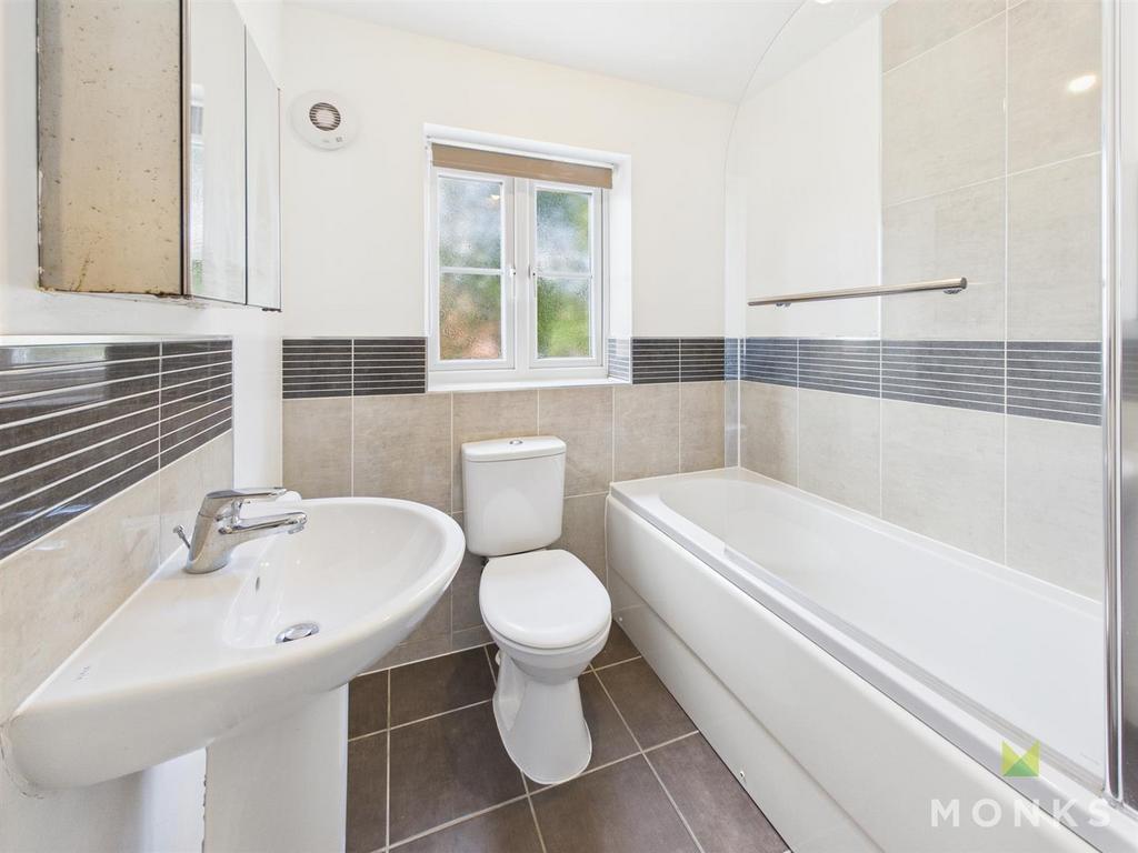 CAM01348 G0-PR0727-STILL013.jpg