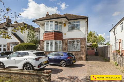 4 bedroom detached house to rent, Vera Avenue, London
