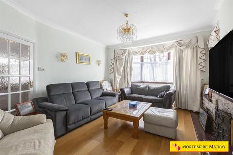 4 bedroom detached house to rent, Vera Avenue, London
