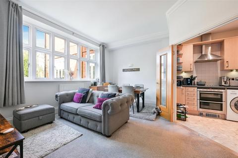 2 bedroom apartment for sale, Elizabeth Drive, Banstead